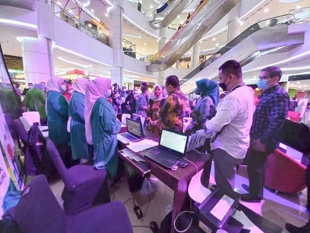 Warga Jember, Utamanya Pralansia dan Lansia, Silakan Vaksinasi COVID-19 di Lippo Plaza